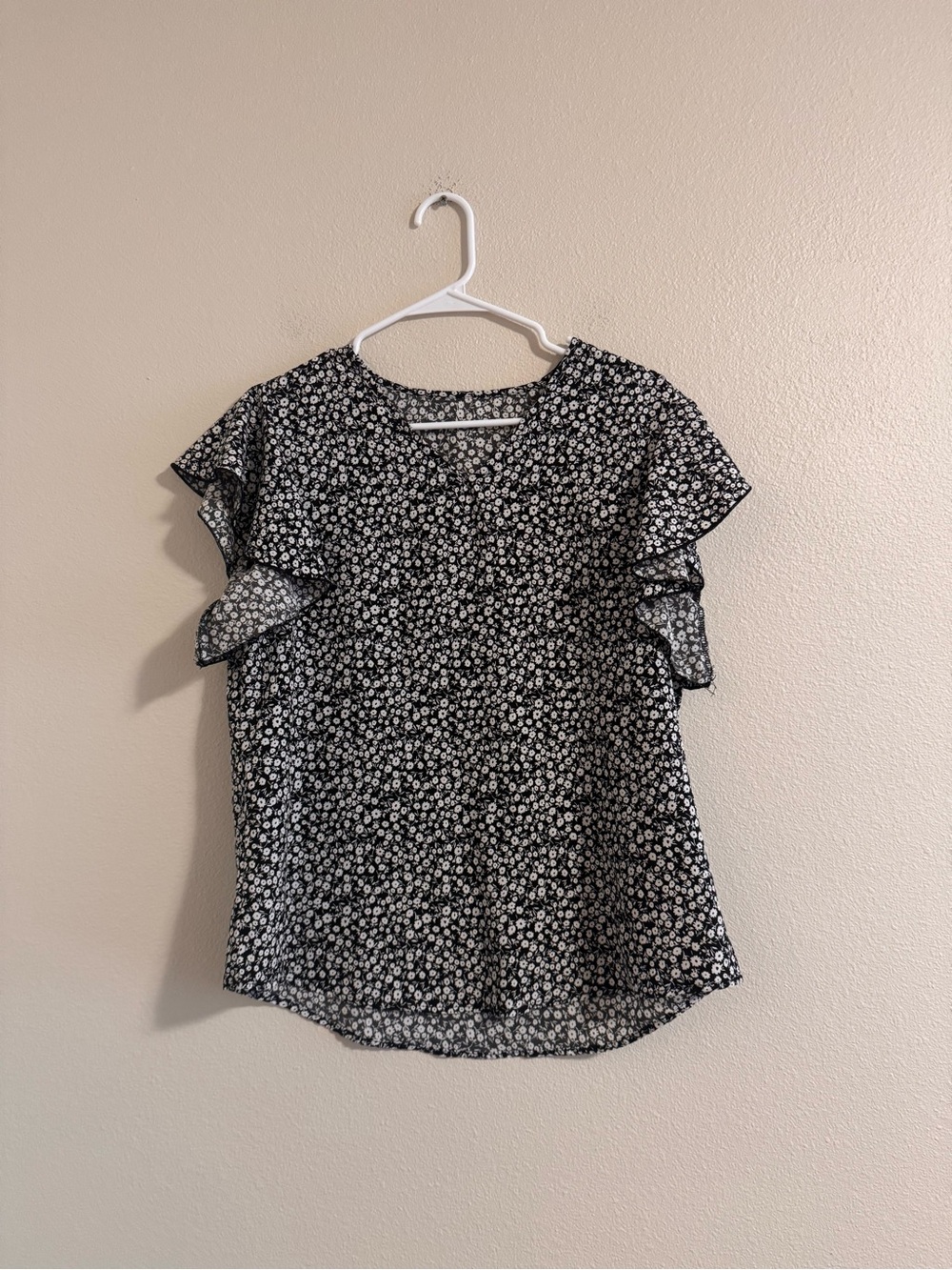 Black Floral Ruffle Sleeve Blouse